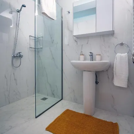 Eden Lily- Luxurious With Sea View דירה