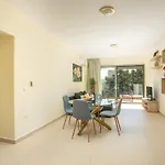 Eden Lily- Luxurious With Sea View شقة *