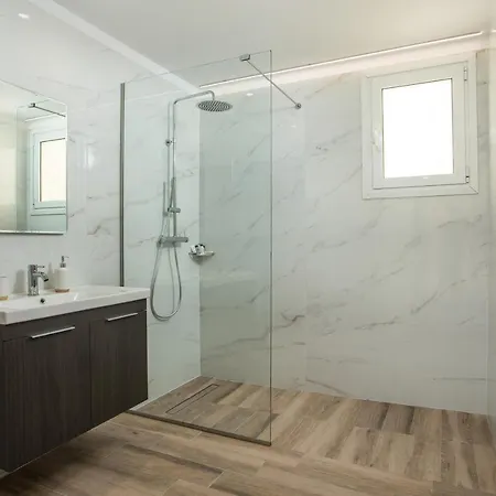 Eden Lily- Luxurious With Sea View