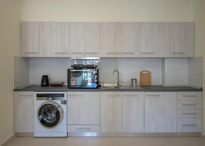 Eden Lily- Luxurious With Sea View Апартаменты *