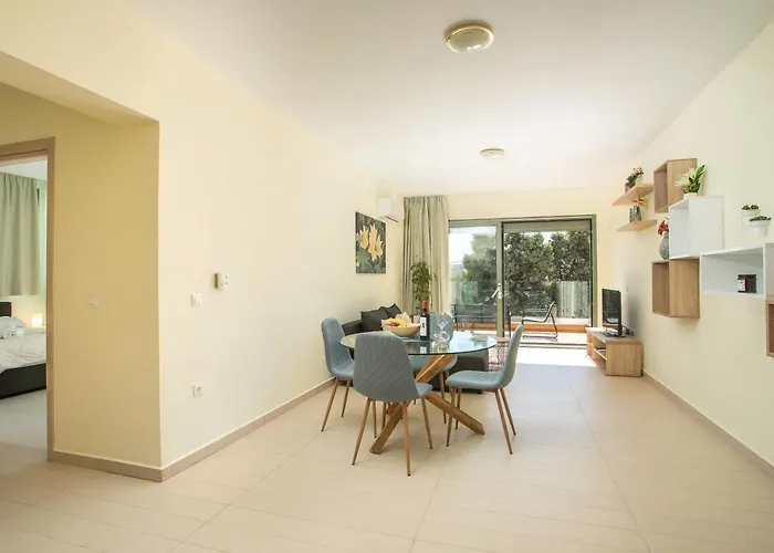 Eden Lily- Luxurious With Sea View Apartment *